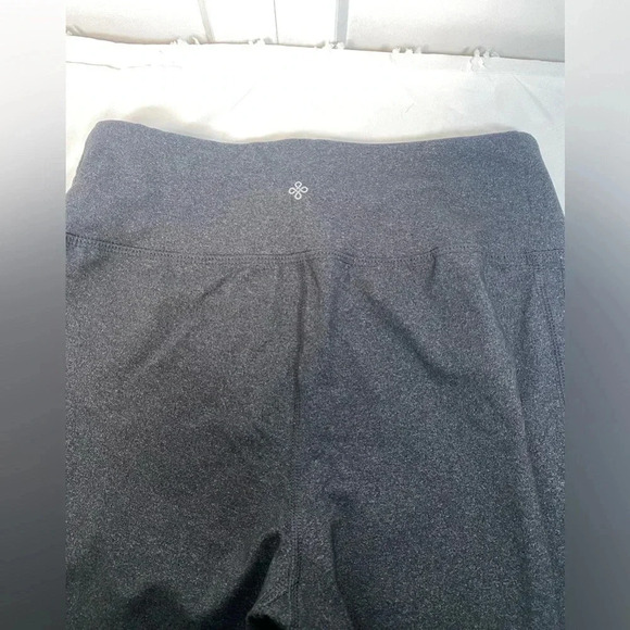 Shambhala | Grey Crop Leggings - Small - Picture 4 of 5